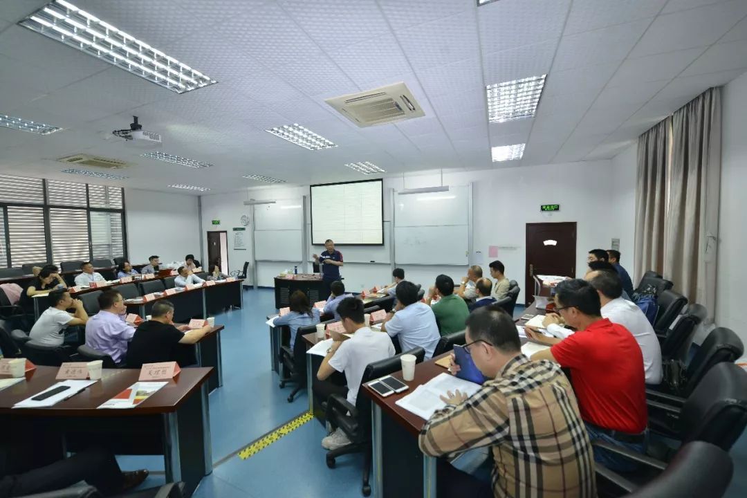 中国现代餐饮管理高级研学班第二次授课圆满结束。